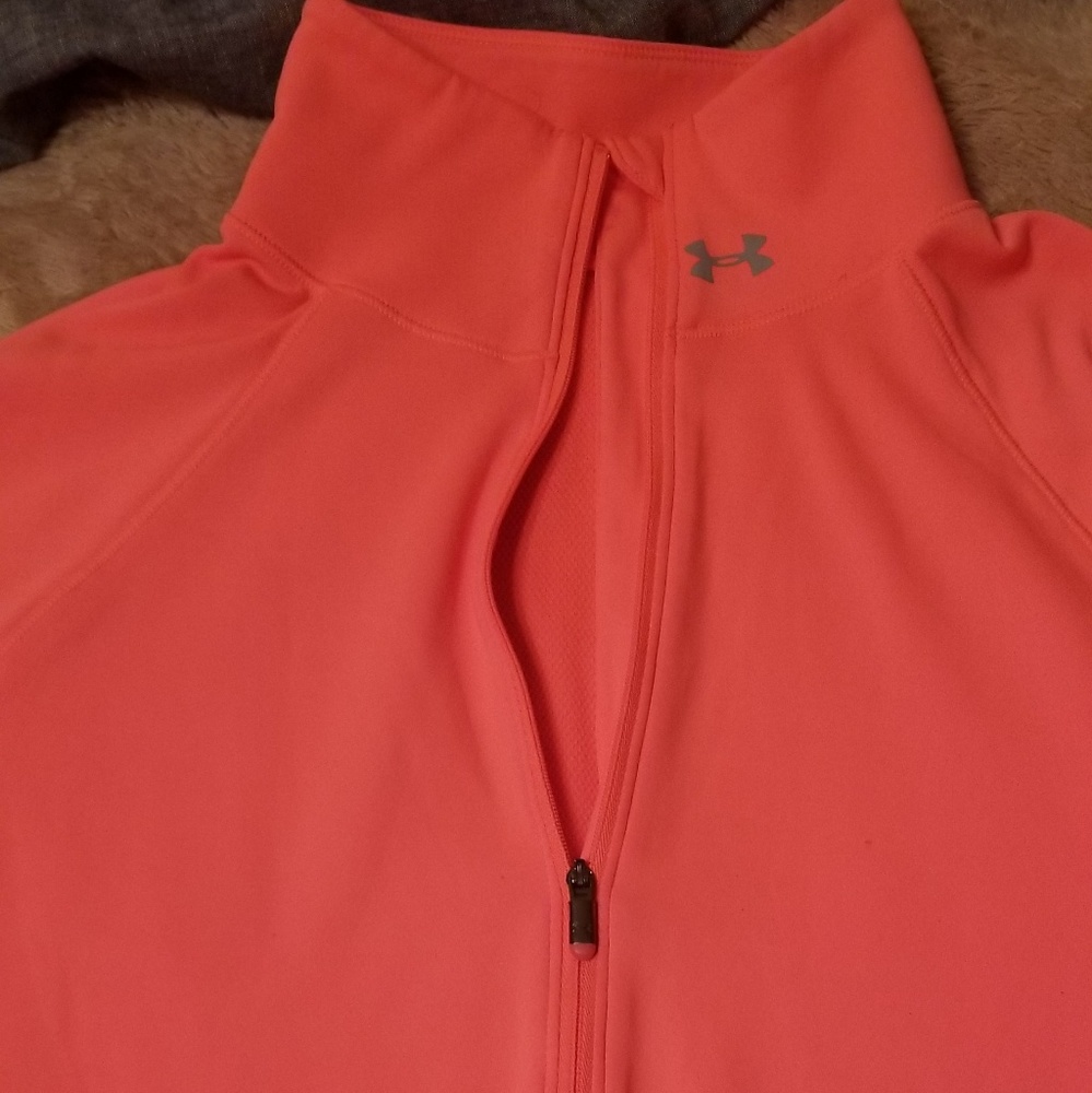Under armour pull over - Picture 2 of 4